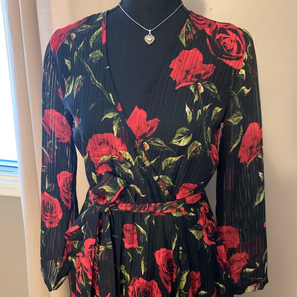New maxi dress for sale. Size small.